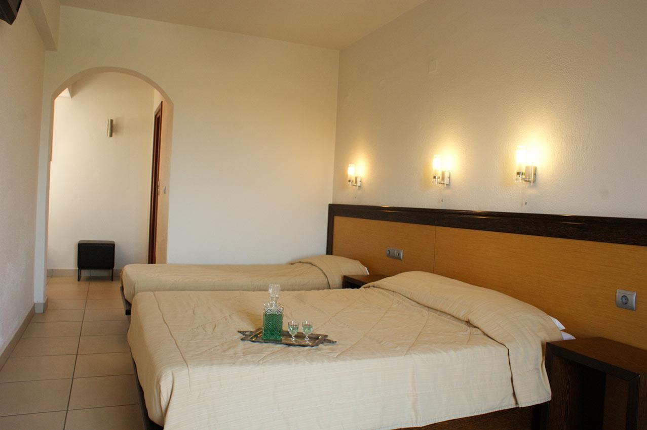 Aposperides Hotel Livádi Kithíron Kültér fotó