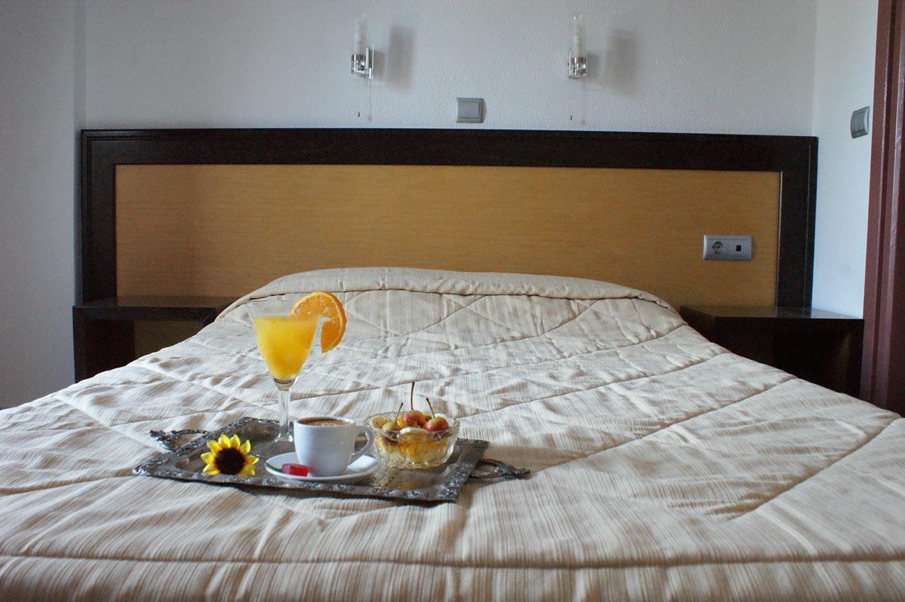 Aposperides Hotel Livádi Kithíron Kültér fotó