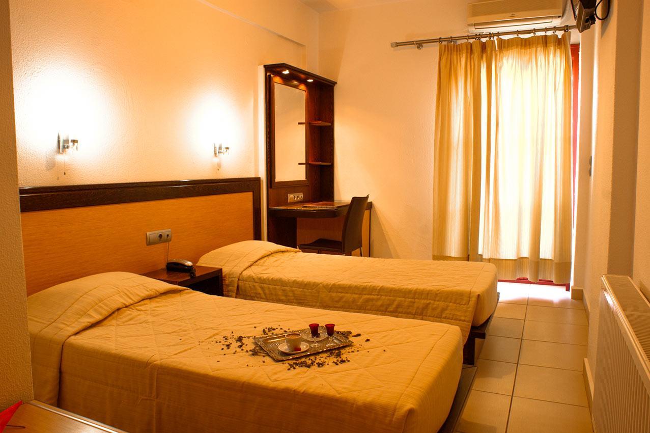 Aposperides Hotel Livádi Kithíron Kültér fotó