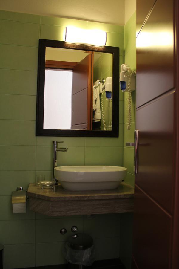 Aposperides Hotel Livádi Kithíron Kültér fotó
